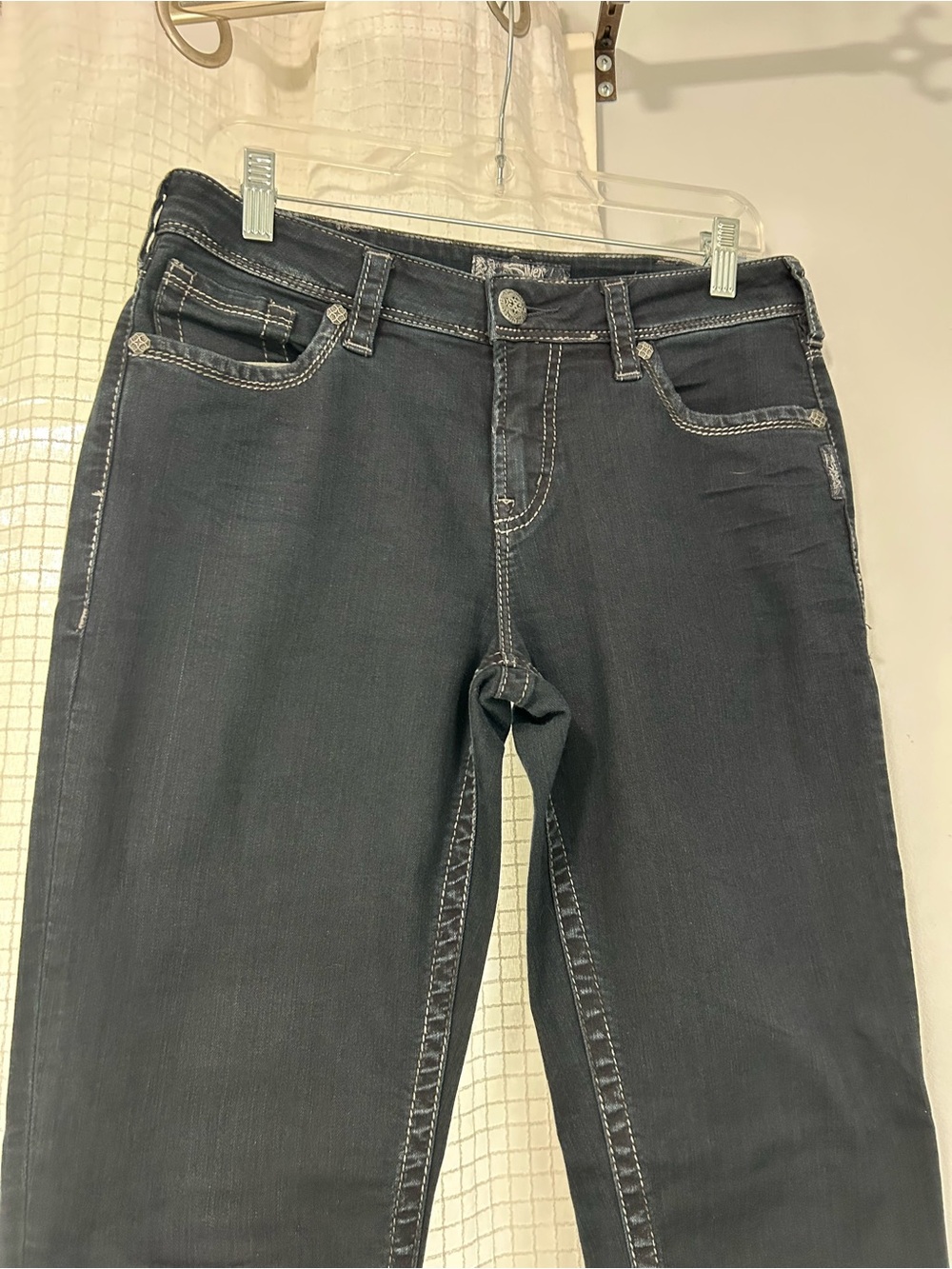 Silver Jeans - Picture 2 of 8